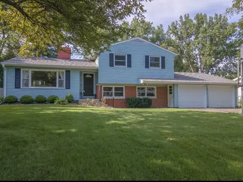 158 Swanson Rd, Sycamore, IL 60178