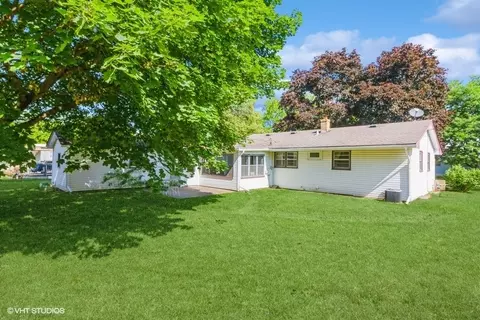 705 Bourn St, Harvard, IL 60033 photo 13