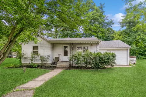 805 E Prairie St, Marengo, IL 60152