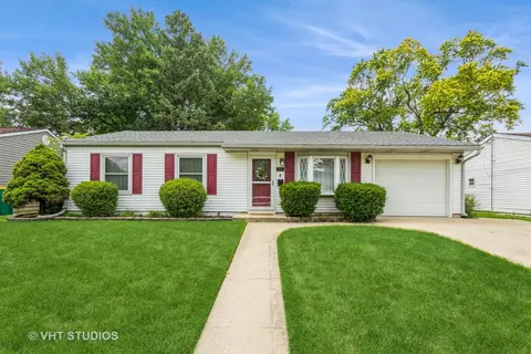 13 Belmont Dr, Romeoville, IL 60446