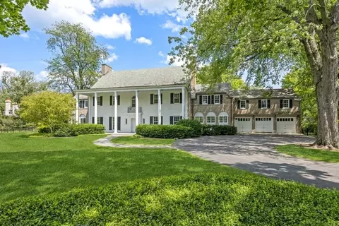 151 Meadow Ln, Winnetka, IL 60093