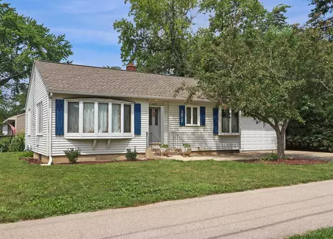 3012 W Lincoln Rd, Mchenry, IL 60051