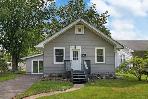 2708 Edina Blvd, Zion, IL 60099