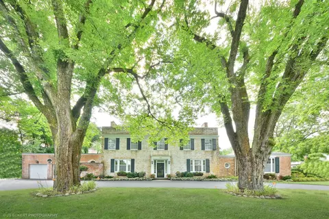 1310 N Green Bay Rd, Lake Forest, IL 60045