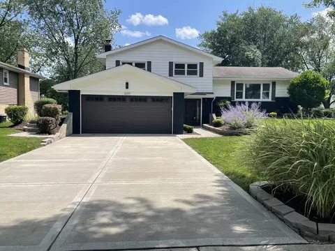 609 69th St, Darien, IL 60561