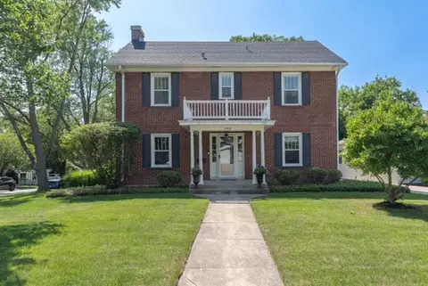 146 N Park Blvd, Glen Ellyn, IL 60137