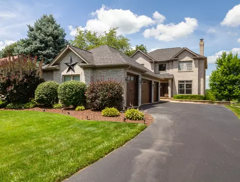833 Lake Holiday Dr, Lake Holiday, IL 60548
