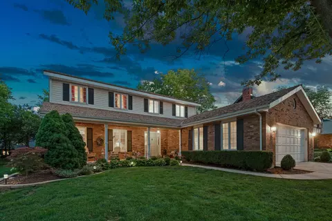 1185 Furlong Dr, Libertyville, IL 60048
