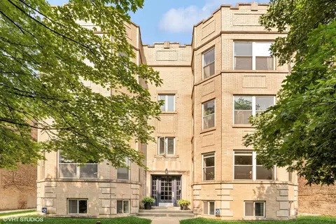 4252 N Mozart St #3N, Chicago, IL 60618