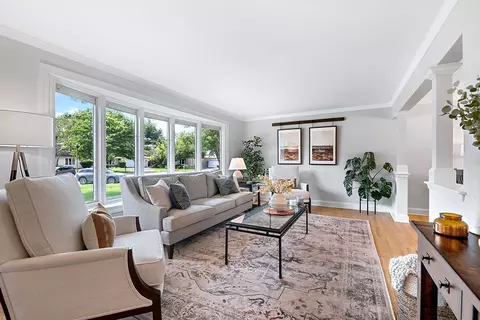 1011 E Bailey Rd, Naperville, IL 60565 photo 3