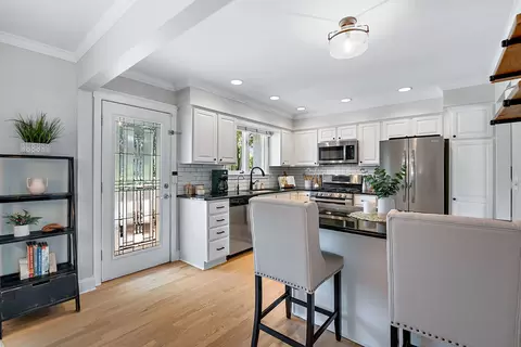 1011 E Bailey Rd, Naperville, IL 60565 photo 7