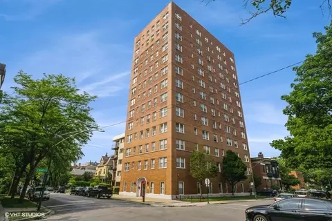 5400 S Harper Ave #1002, Chicago, IL 60615