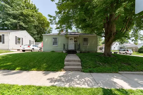 710 S Clayton St, Bloomington, IL 61701