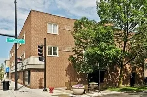 6400 N Sacramento Ave #106, Chicago, IL 60645
