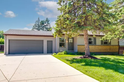 2520 N Mcaree Rd, Waukegan, IL 60087