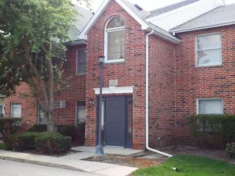 1341 Cunat Ct #2B, Lake In The Hills, IL 60156