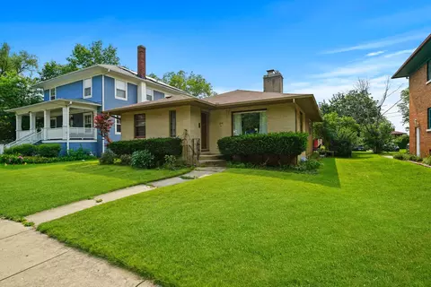 816 Brook St, Elgin, IL 60120 photo 2