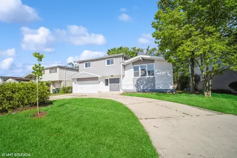 9818 Lauren Ln, Niles, IL 60714