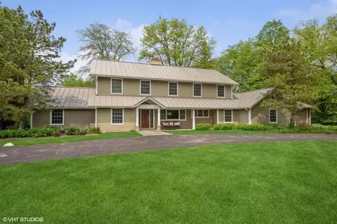 2265 Birchwood Ln, Northfield, IL 60093