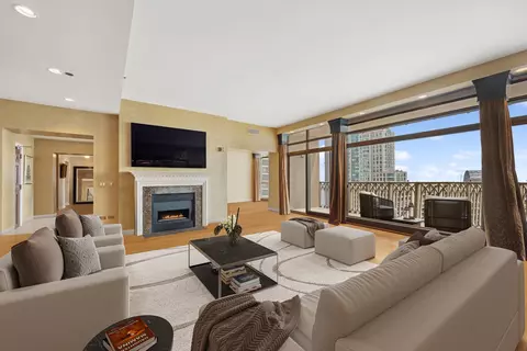 21 E Huron St #4402, Chicago, IL 60611 photo 2