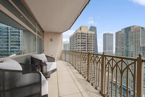 21 E Huron St #4402, Chicago, IL 60611 photo 7