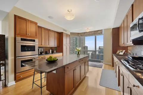 21 E Huron St #4402, Chicago, IL 60611 photo 3