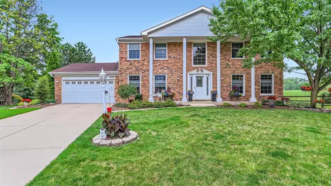 137 Clearbrook Ct, Schaumburg, IL 60193