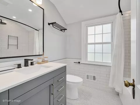 626 E Indiana St, Wheaton, IL 60187 photo 14