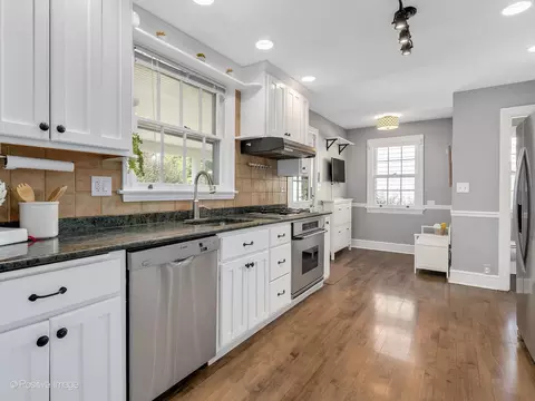 626 E Indiana St, Wheaton, IL 60187 photo 6