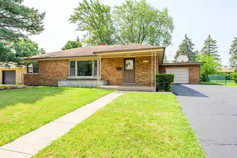 2309 8th Pkwy, Waukegan, IL 60085