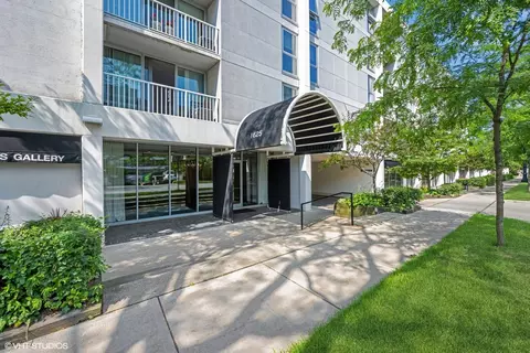 1625 Sheridan Rd #406, Wilmette, IL 60091