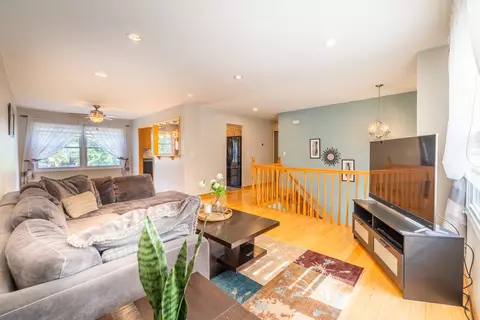 131 S Berteau Ave, Bartlett, IL 60103 photo 15