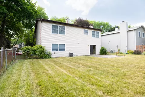 131 S Berteau Ave, Bartlett, IL 60103 photo 4