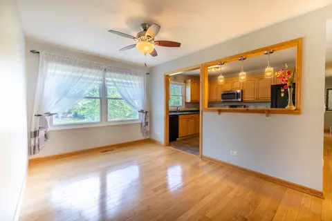 131 S Berteau Ave, Bartlett, IL 60103 photo 16