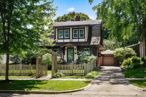 911 W Charles St, Champaign, IL 61821