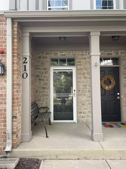 250 Rosehall Dr #210, Lake Zurich, IL 60047