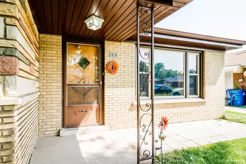 3928 153rd St, Midlothian, IL 60445 photo 2