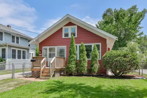 1046 5th St, Aurora, IL 60505 photo 3