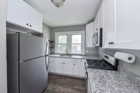 1046 5th St, Aurora, IL 60505 photo 4