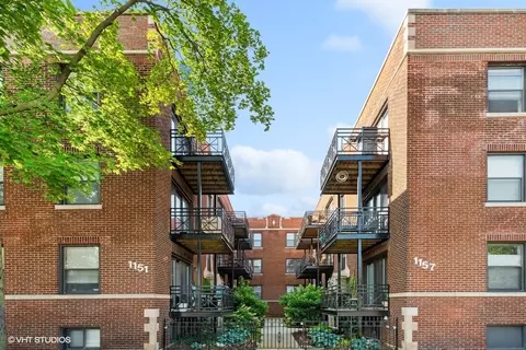 1155 W Grace St #1N, Chicago, IL 60613