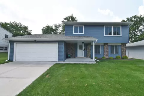 324 Shiloh Ln, Elgin, IL 60120