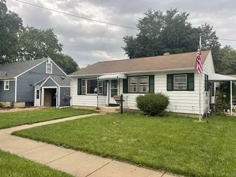 312 N Grove St, Carpentersville, IL 60110