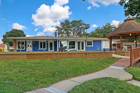 1219 Blackhawk Ave, Mchenry, IL 60051 photo 2