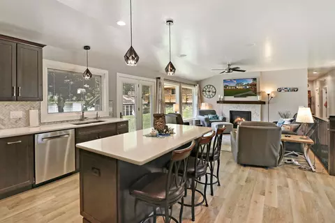 1219 Blackhawk Ave, Mchenry, IL 60051 photo 6
