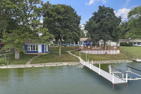 1219 Blackhawk Ave, Mchenry, IL 60051