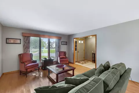 722 Harrison Ct, Crete, IL 60417 photo 3