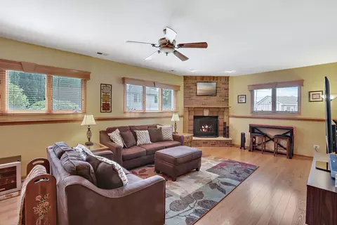 722 Harrison Ct, Crete, IL 60417 photo 7