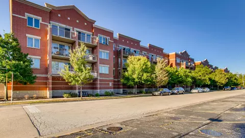 9864 Leland Ave #215, Schiller Park, IL 60176