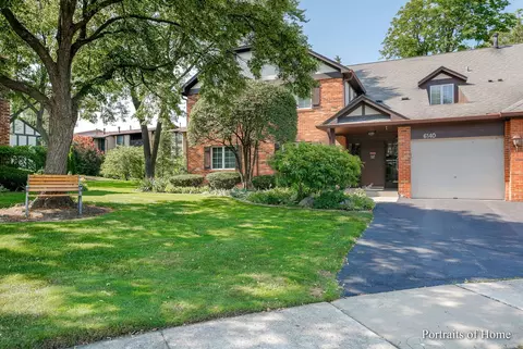 6140 Essex Ct #B, Willowbrook, IL 60527