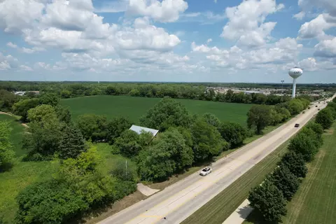 View/Area - 3712 Three Oaks Rd, Cary, IL 60013 photo 2 of 12